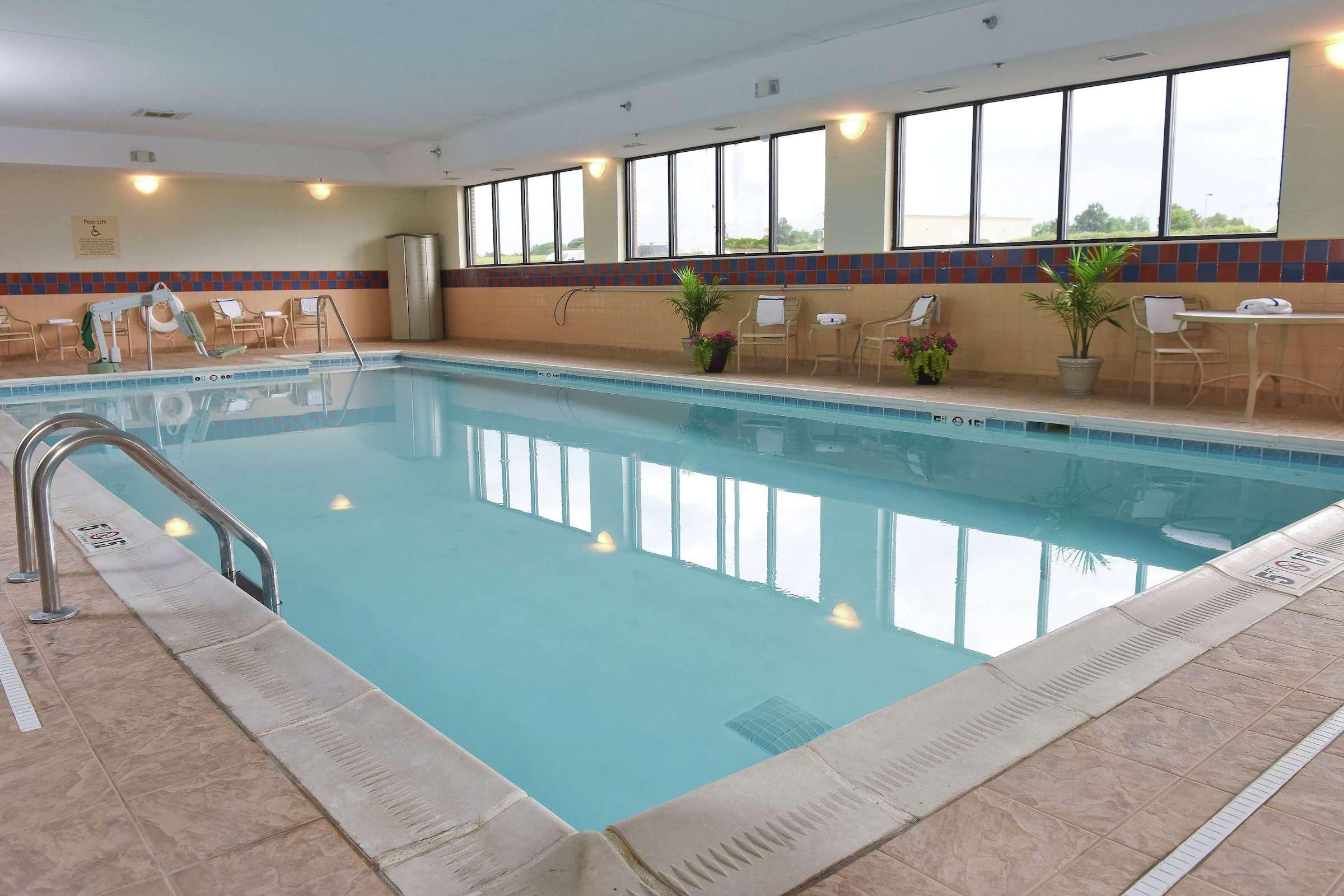 Hampton Inn & Suites Madisonville Eksteriør bilde