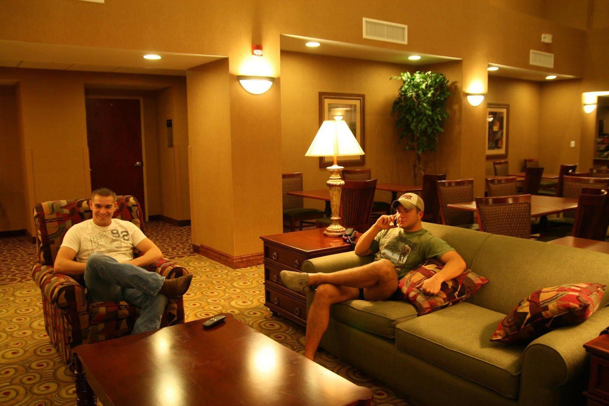 Hampton Inn & Suites Madisonville Eksteriør bilde