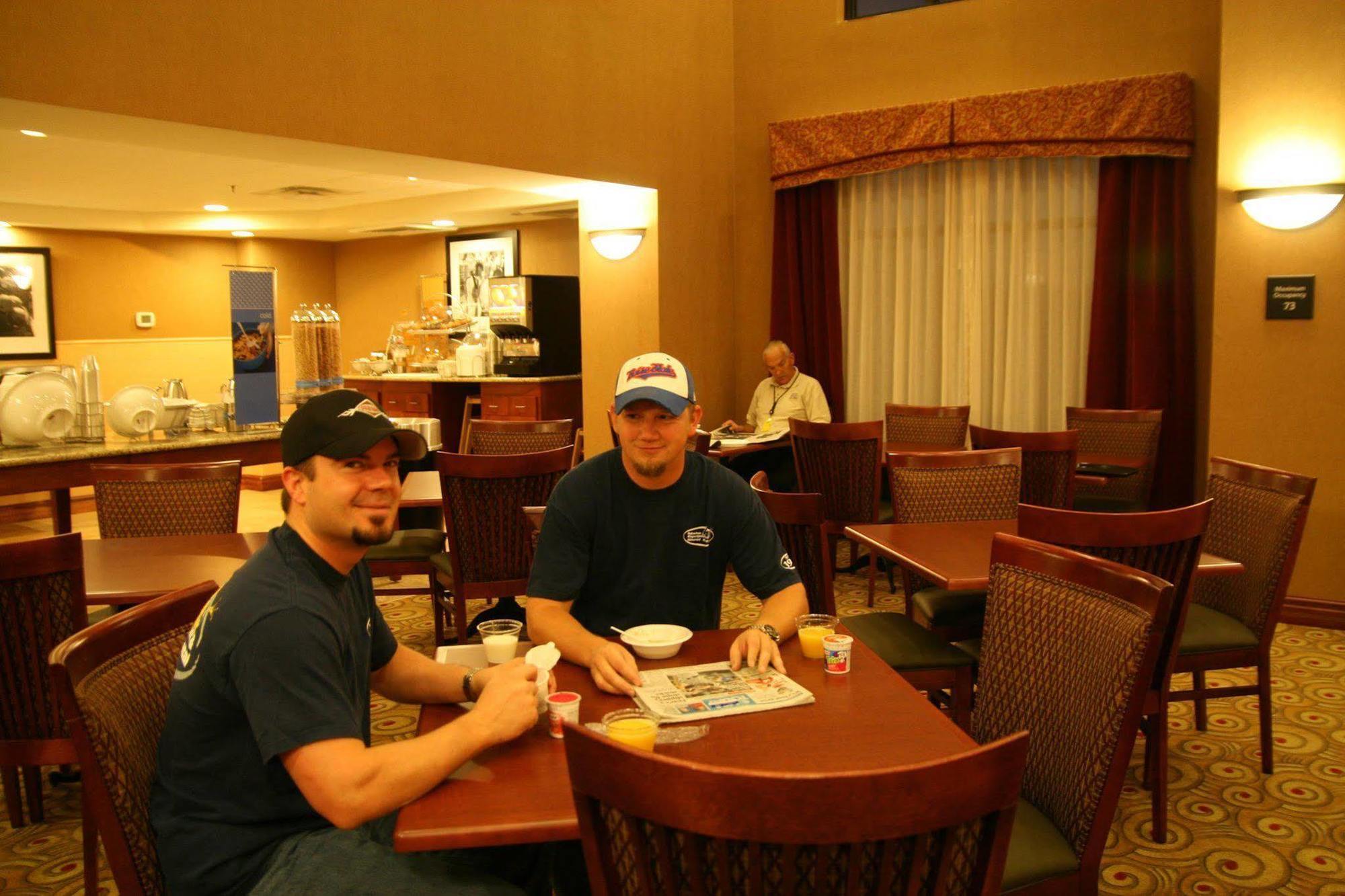 Hampton Inn & Suites Madisonville Restaurant bilde
